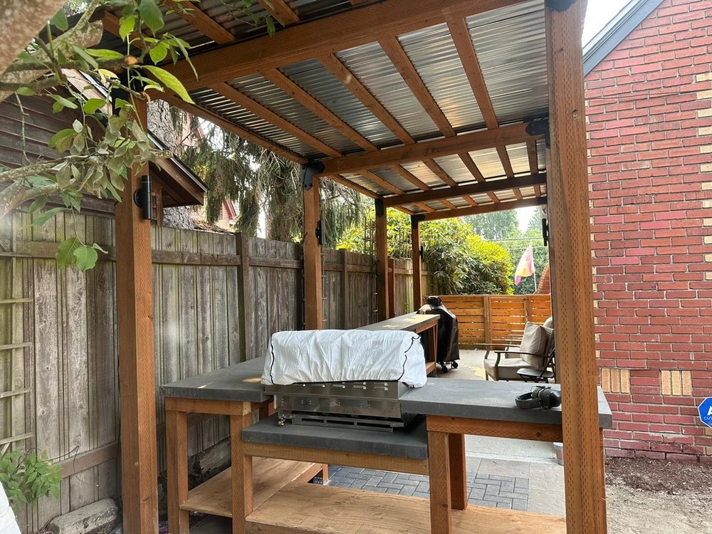 ssl5 West Seattle outdoor pergola with kitchen.