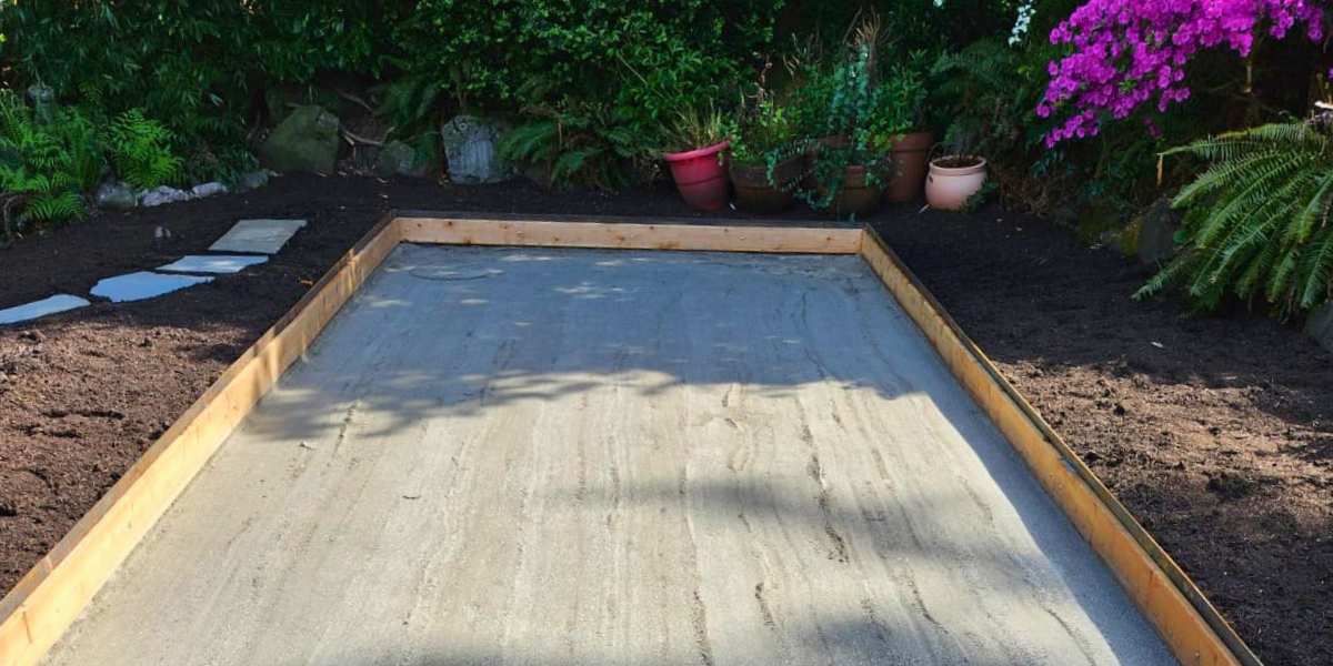 Bocce ball court in Seattle backyard with wooden edging